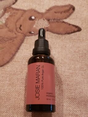 JOSIE MARAN Facial Argan Oil with Rose-Pink Label